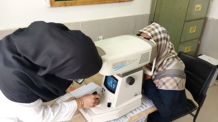 ارائه ۱۰۰۰ خدمت چشم پزشکی رایگان به مددجویان کمیته امداد استان بوشهر