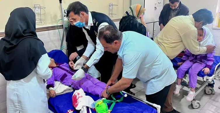 واژگونی خودرو دانش آموزان در تنگ ارم ۶ مصدوم برجا گذاشت