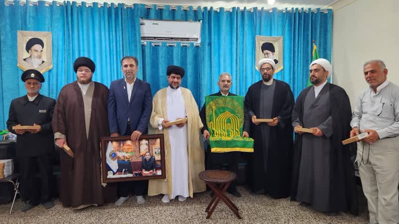تجلیل خادمان رضوی از شهردار بندر گناوه