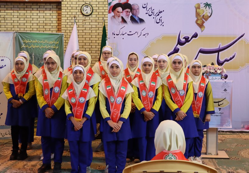 نواخته‌شدن زنگ سپاس معلم در ۲۰۰۰ مدرسه استان بوشهر
