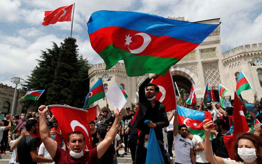 اصرار بر کوچک شمردن وعده صادق با چاشنی پانترکیسم