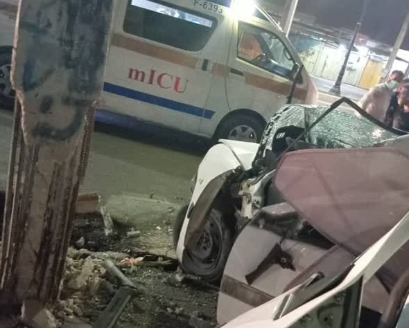 برخورد خودرو با تیر چراغ برق در برازجان قربانی گرفت