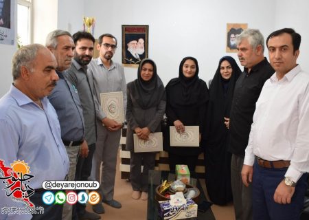 خبرنگاران روستای کلل دشتستان تجلیل شدند