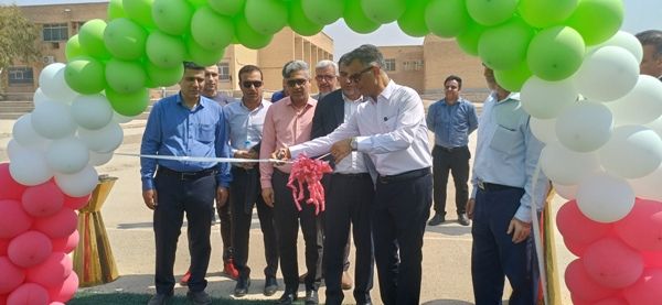 پنج زمین چمن مصنوعی دانش آموزی در دشتستان افتتاح شد