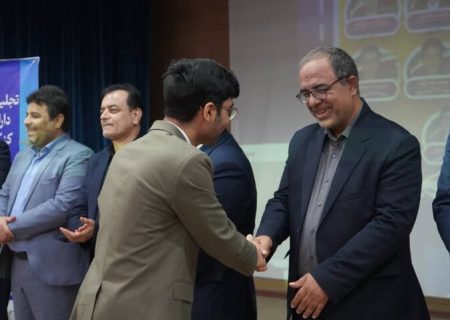 برترین‌های کنکور سراسری در بوشهر تجلیل شدند