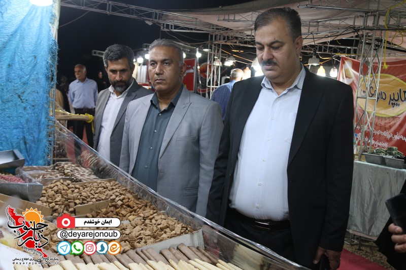 بازدید معاون برنامه ریزی فرمانداری دشتستان از نمایشگاه عرضه مستقیم کالا در برازجان