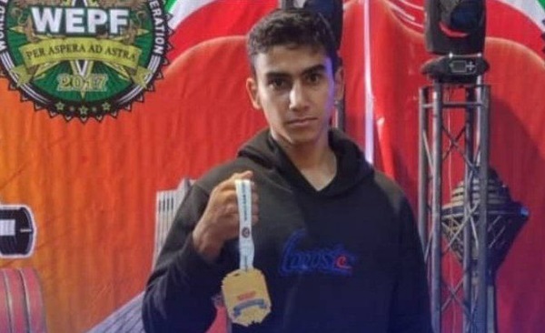 نوجوان دشتستانی طلایه‌دار ورزش قدرتی در کشور