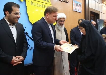 مراسم تکریم ۱۰۰ مادر شهید در بوشهر برگزار شد
