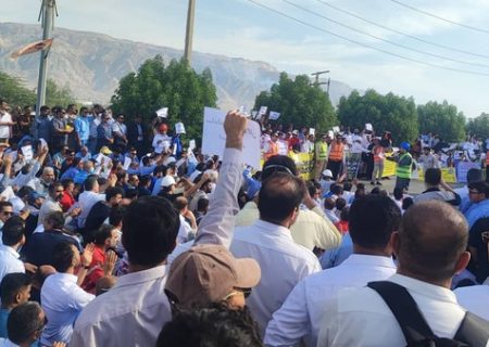 تجمع کارگران پیمانکاری پالایشگاهی در عسلویه