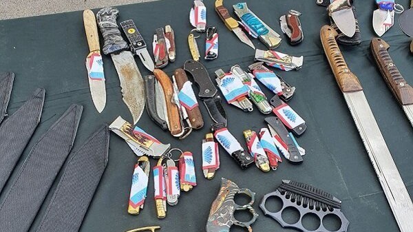 جزییات کشف ۶۰ هزار قبضه سلاح سرد در بوشهر