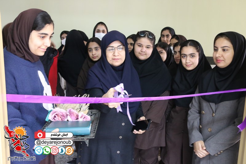 برگزاری نمایشگاه دست‌سازه‌های دانش‌آموزان دبیرستان متوسطه اول خدیجه کبری برازجان