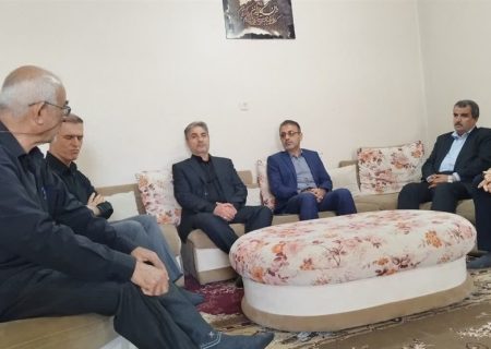 تکریم خانواده شهید اقتدار رمضان سردار بهنام رضایی در دشتستان