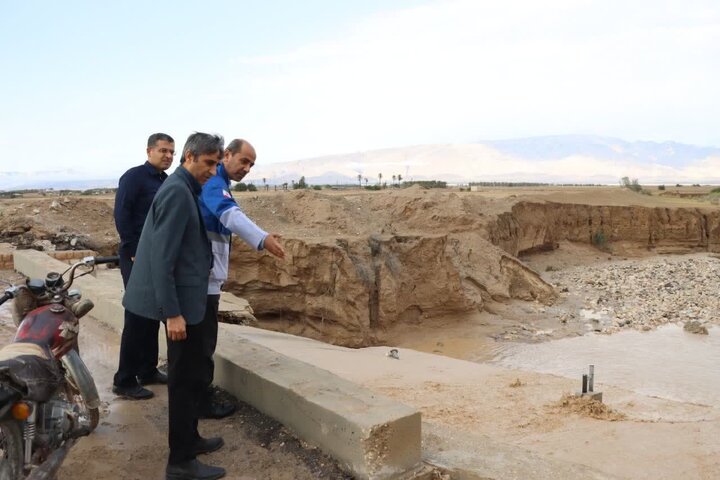 بخشی از جاده درازی–چاوشی در پی بارندگی شدید تخریب شد