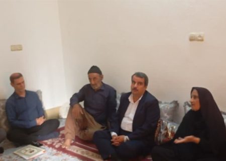 تجلیل از خانواده‌های شهید جنگ تحمیلی در دشتستان