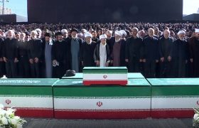 اقامه نماز بر پیکر رهبر شهید انقلاب