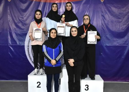 ولیعصر دشتستان بر بام تکواندوی خردسالان دختر بوشهر؛ روانبد بهترین مربی مسابقات شد