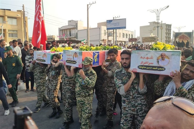 حماسه تشییع شهدای ترور جزیره لاوان در بندر دیر