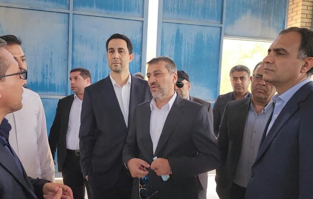 بازدید دبیر شورایعالی مناطق آزاد از ظرفیت های تولیدی مستقر در شهرک صنعتی منطقه آزاد بوشهر